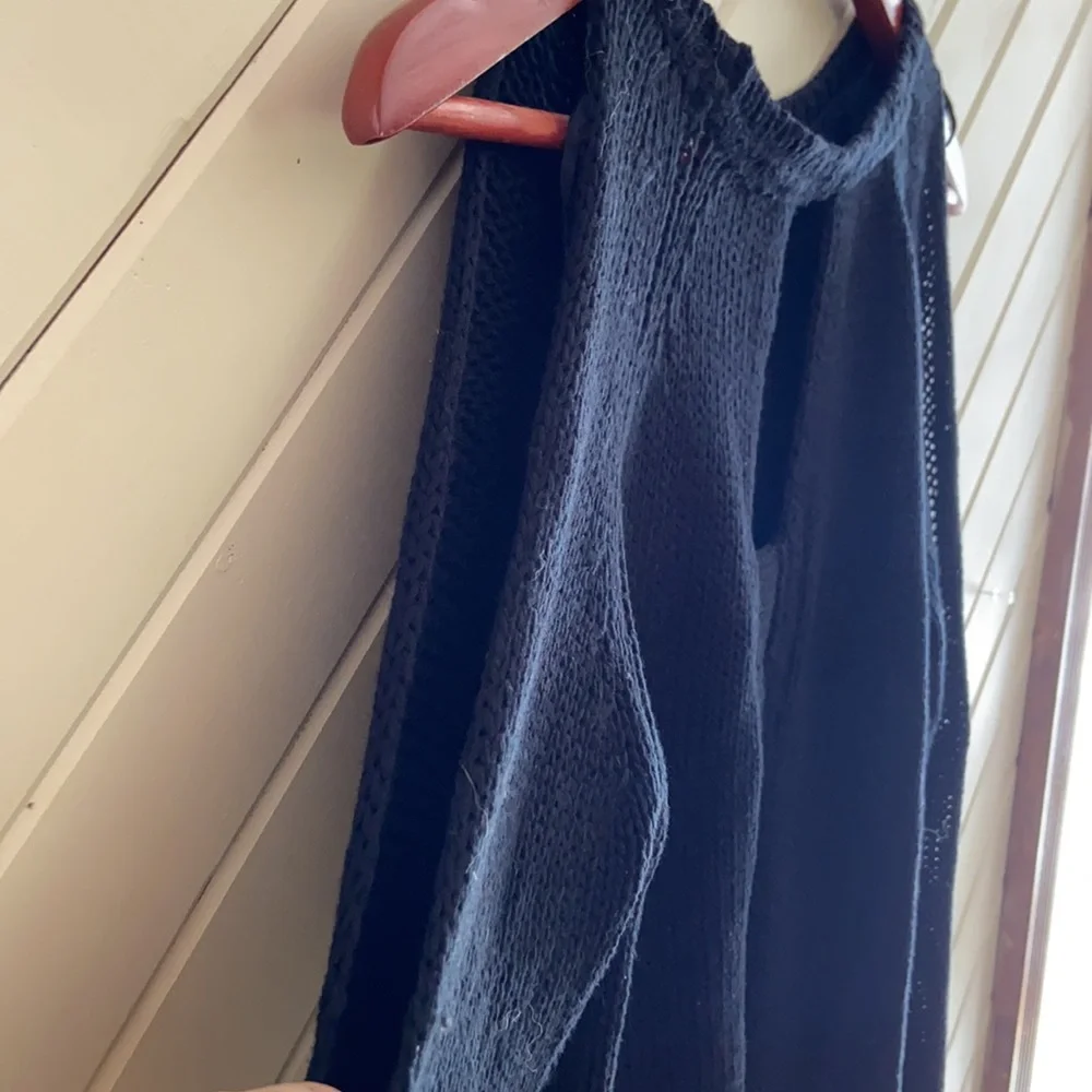 Sweater - Picture 4 of 4